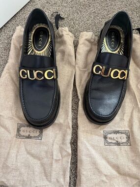 Gucci Cara Loafers Moccasins Black Gold Logo 9.5 39.5